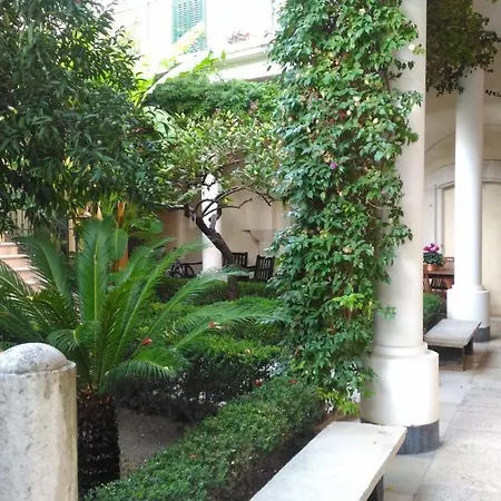 Palazzo Rossi Bed & Breakfast
